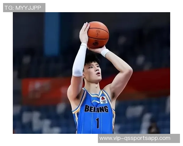 篮网17人轮换大胜40分曾凡博首秀机会依然渺茫