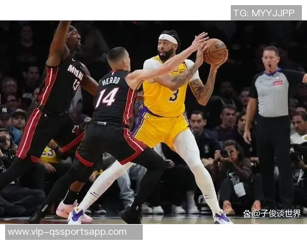 浓眉在垃圾时间终于得分赛场上演逆袭时刻引发热议 浓眉在垃圾时间终于得分赛场上演逆袭时刻引发热议