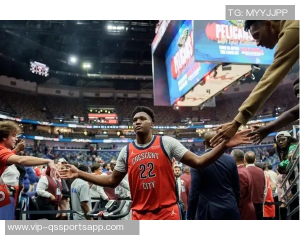 克尼佩尔全场表现惊艳17投10中三分球6中6砍下28分5篮板7助攻3抢断正负值高达18