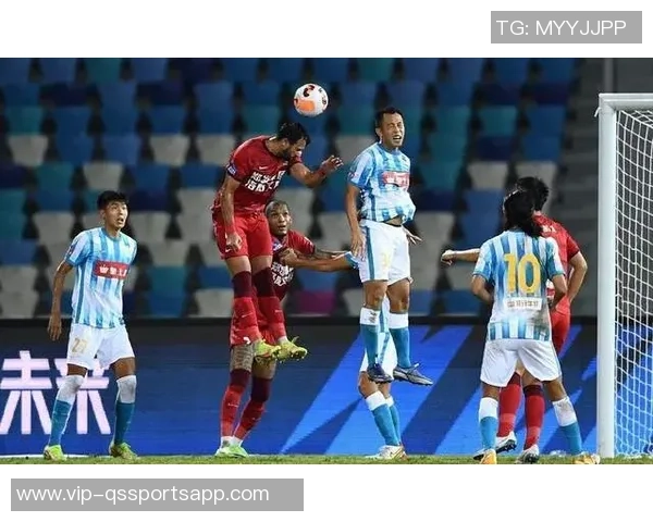 王刚禁区外惊天凌空抽射飞出画面引发全场惊叹落地时长超五秒